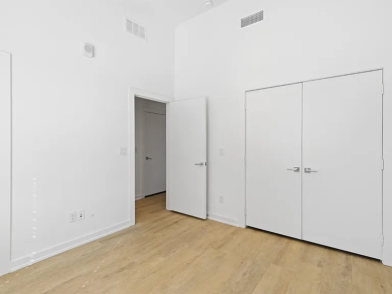 6012 Hudson St #3 — Photo 19