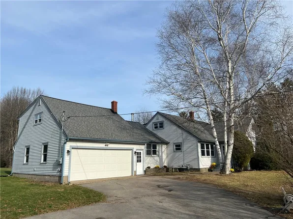 2327 Magog Rd, Palmyra, NY 14522