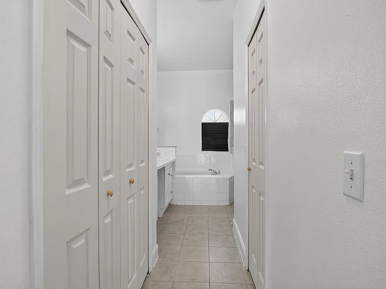 121 Aurelia Ct — Photo 28
