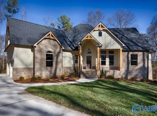 209 Earl Vaughn Dr, Huntsville, AL 35806