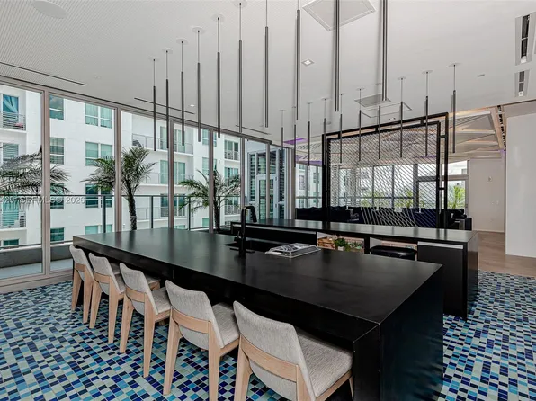 227 NE 2nd St Unit 2206, Miami, FL 33179