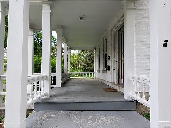 4th image of 142 Washington St #A