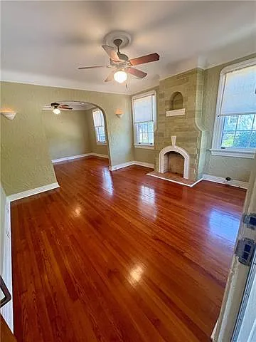 1 bed, 1.0 bath, 885 sqft, $1,300 — Photo 2
