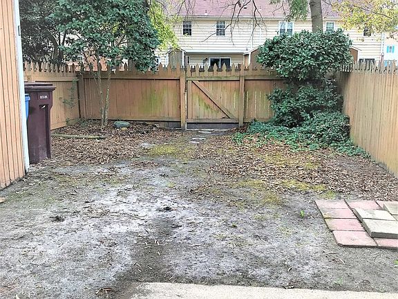 2nd image of 921 Seabreeze Ct