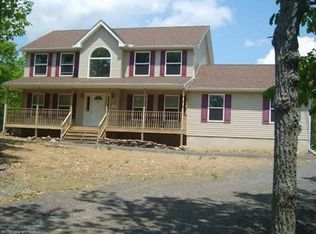 2702 Algonquin Trl, Albrightsville, PA 18210