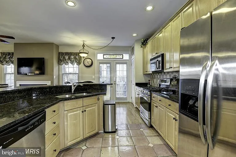 10501 Chancery Ct — Photo 22