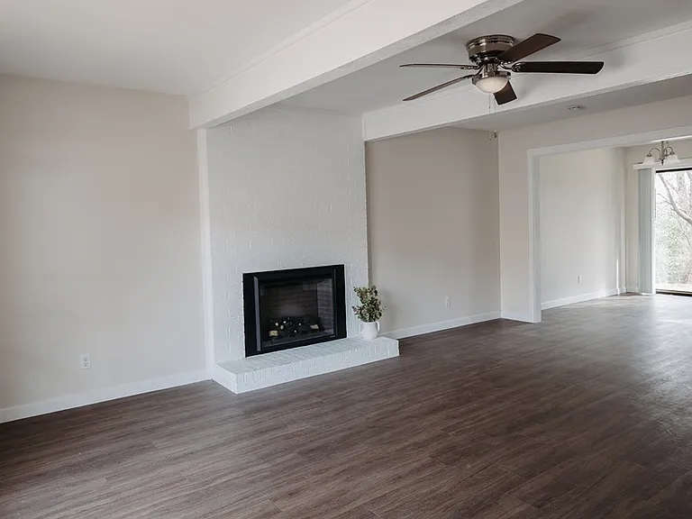 300 Lila Ln — Photo 24