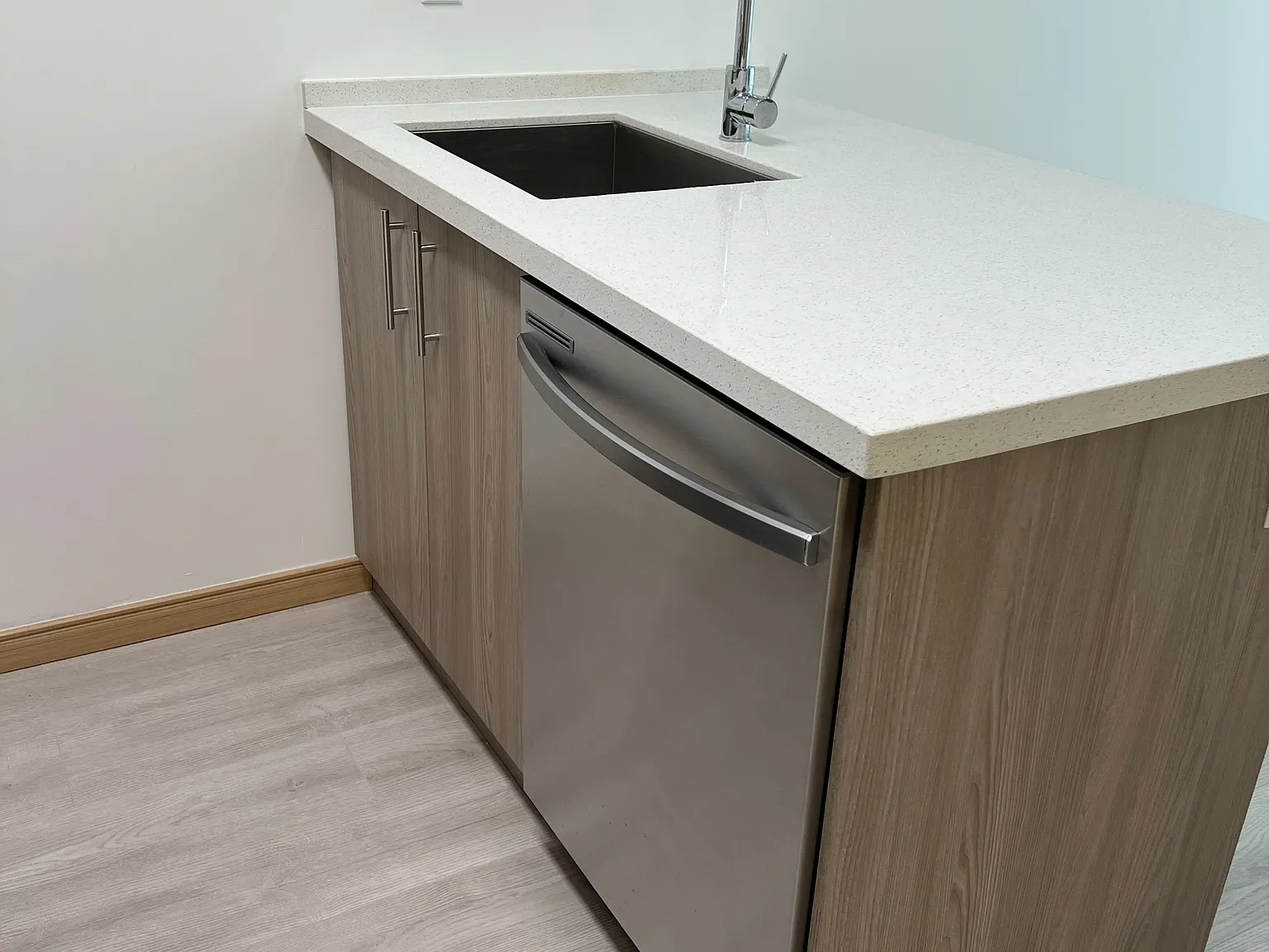 2 bed, $2,050 — Photo 3