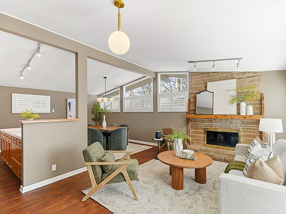 2nd image of 1001 Coffey Ct