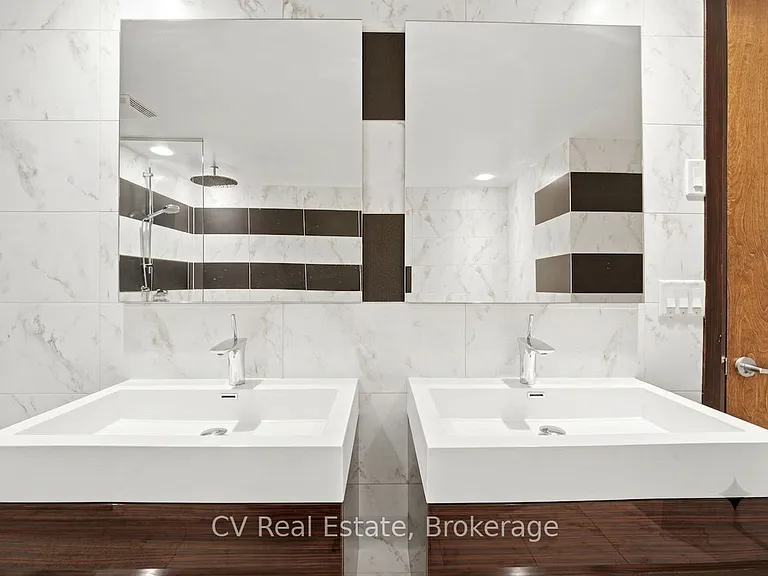 333 Adelaide St E #1414 — Photo 24