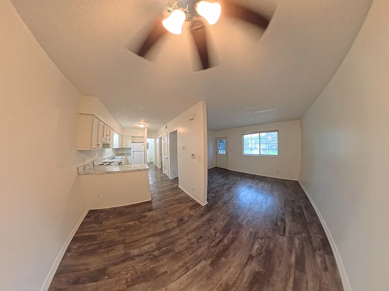 214 NW Chapel Dr #1 — Photo 3