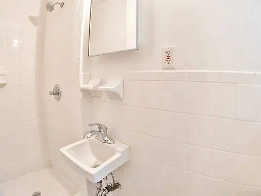 Rented by Urban Real Estate Inc | media 13