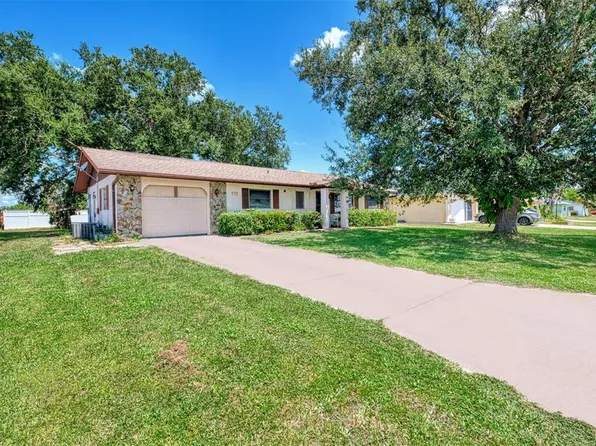 876 Linnaen Ter NW, Pt Charlotte, FL 33948