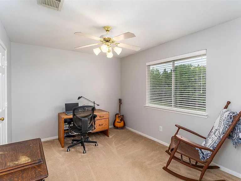 2309 Orleans Ln — Photo 24