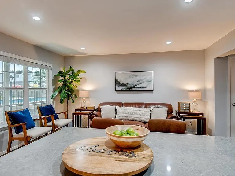 910 Duncan Ln #16 — Photo 4