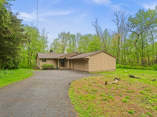 27 Adams Road, Bloomfield, CT 06002