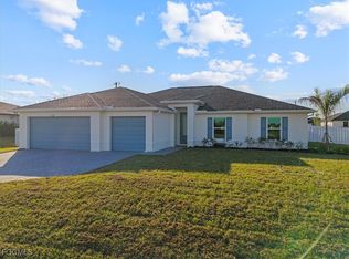 3586 NE 9th Place Cpe, Coral, FL 33909