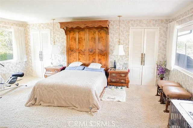 730 Saint James Pl — Photo 7