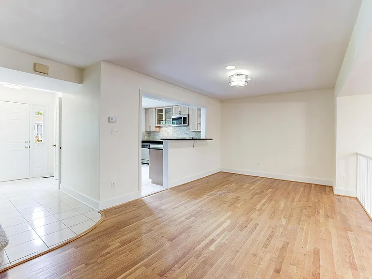 8509 Jeffersonian Ct — Photo 13