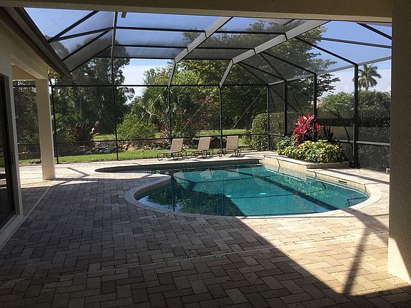 4th image of 15261 Blackhawk Dr