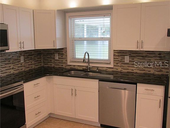 3rd image of 5120 Misty Lake Dr