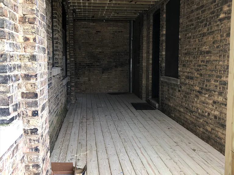 2254 W Berteau Ave #1 — Photo 7