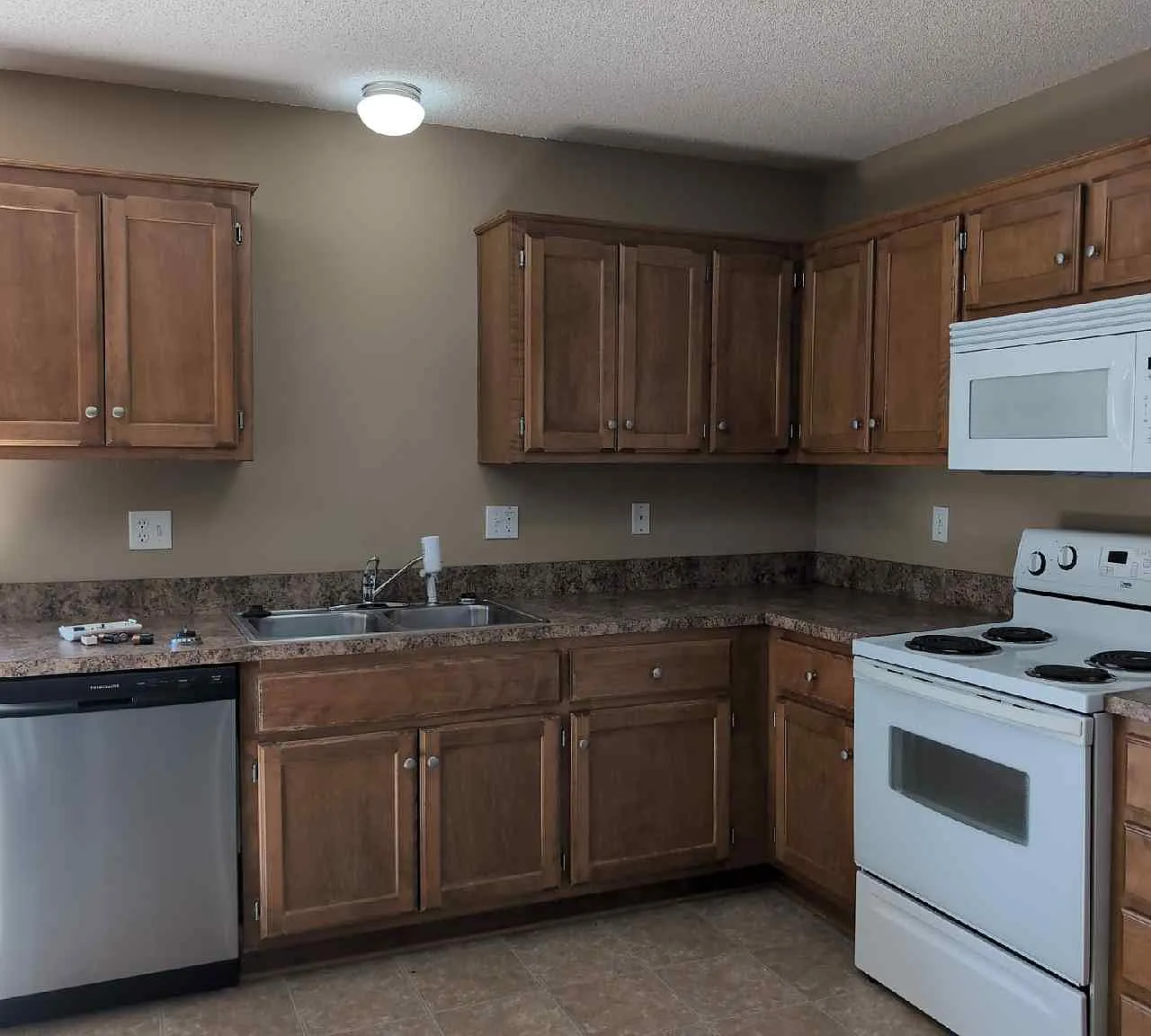425 J Hawthorne Blvd - 3 — Photo 3