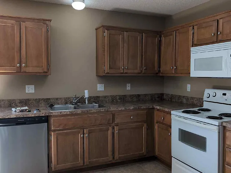 425-J Hawthorne Blvd #3 — Photo 3