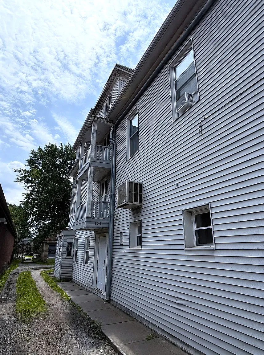 1 bed, 650 sqft, $900 — Photo 2