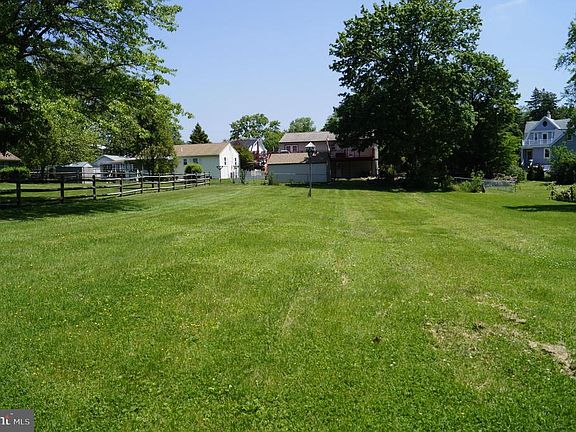 2nd image of 525 Hulmeville Ave