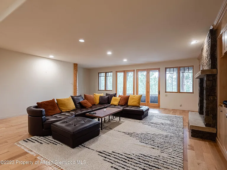 40 Maple Ridge Ln — Photo 21