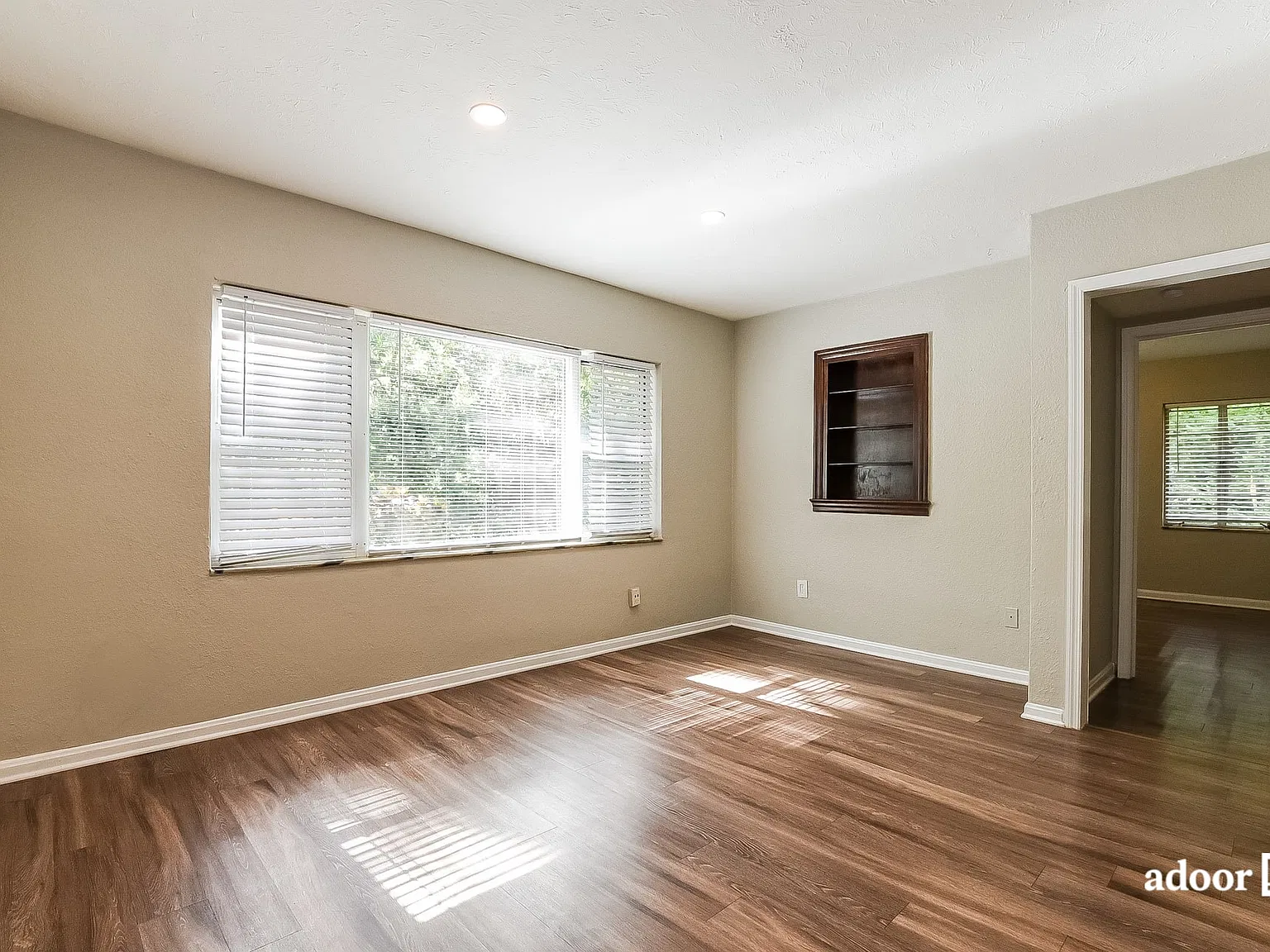 3 bed, 2.0 bath, 1411 sqft, $1,945 — Photo 4