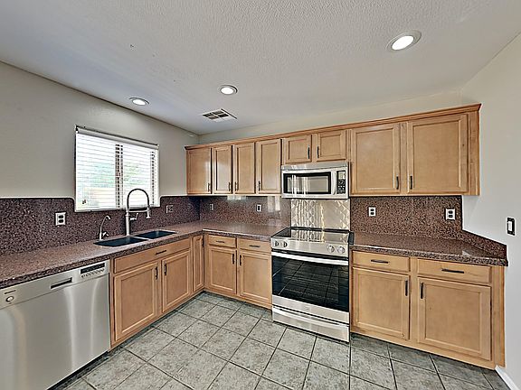 4th image of 5975 E Sunrise Cir
