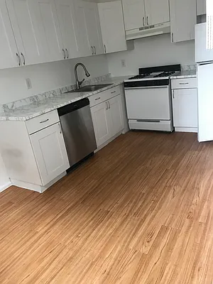 Rented by Sandra Ospina, Licensed Real Estate Broker | media 25