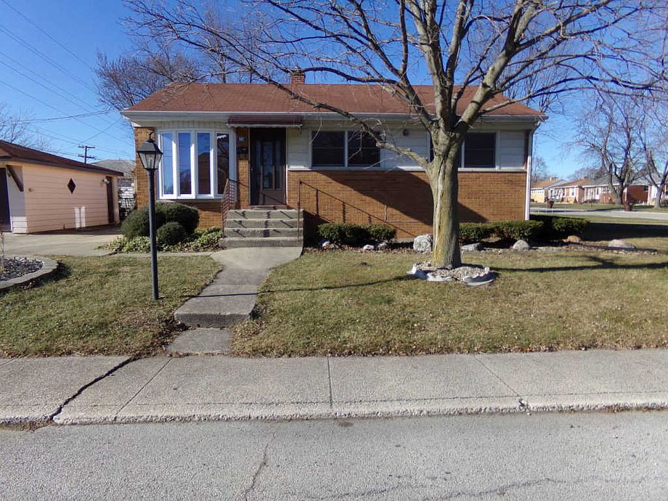 1st image of 110 W 29th Pl