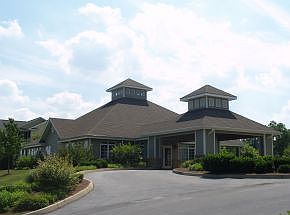 3rd image of 100 Forest Ln