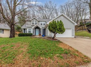304 Lancelot Dr, Liberty, MO 64068