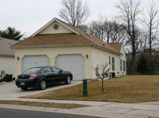 26 Spring Ln, Edgewater Park, NJ 08010