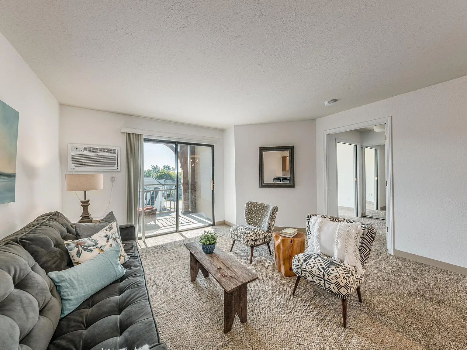 1 bed, 743 sqft, $1,380 — Photo 3
