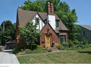 387 Cornwall Rd, Rocky River, OH 44116
