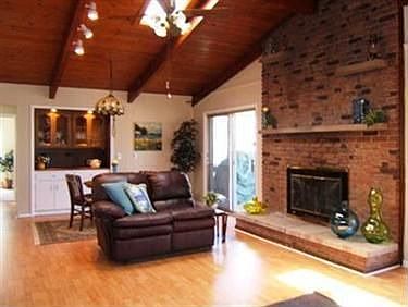 2nd image of 1585 Pierpont Dr