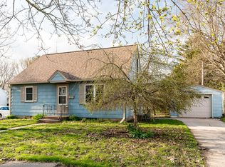 212 Circle Dr N, Viroqua, WI 54665