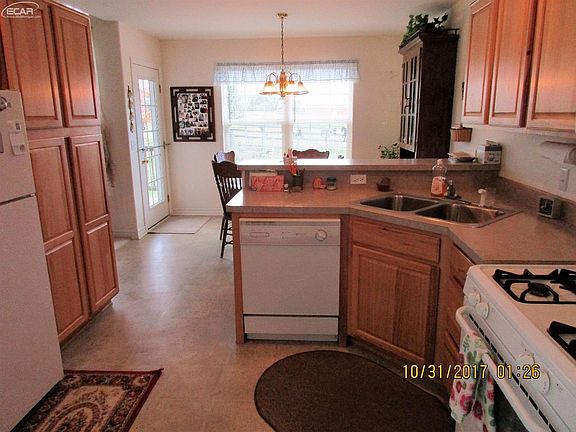 3rd image of 8030 Southview Meadows Dr