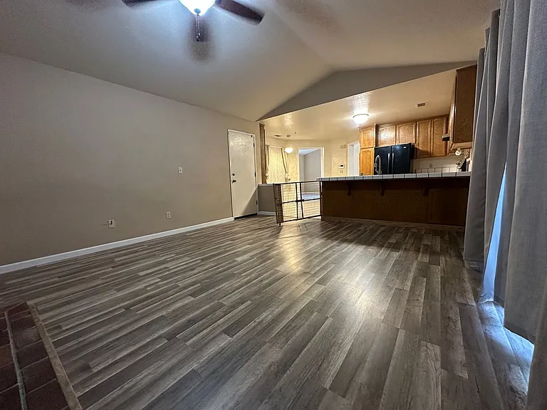 1532 Wawona St — Photo 10