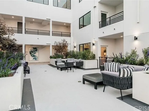 5110 Whitsett Ave #105, Valley Village, CA 91607