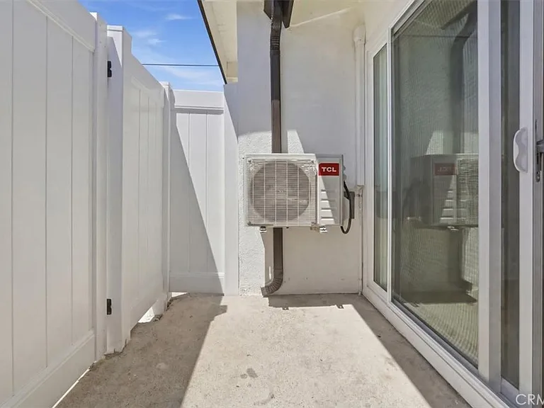 307 N Tustin Ave #D — Photo 16