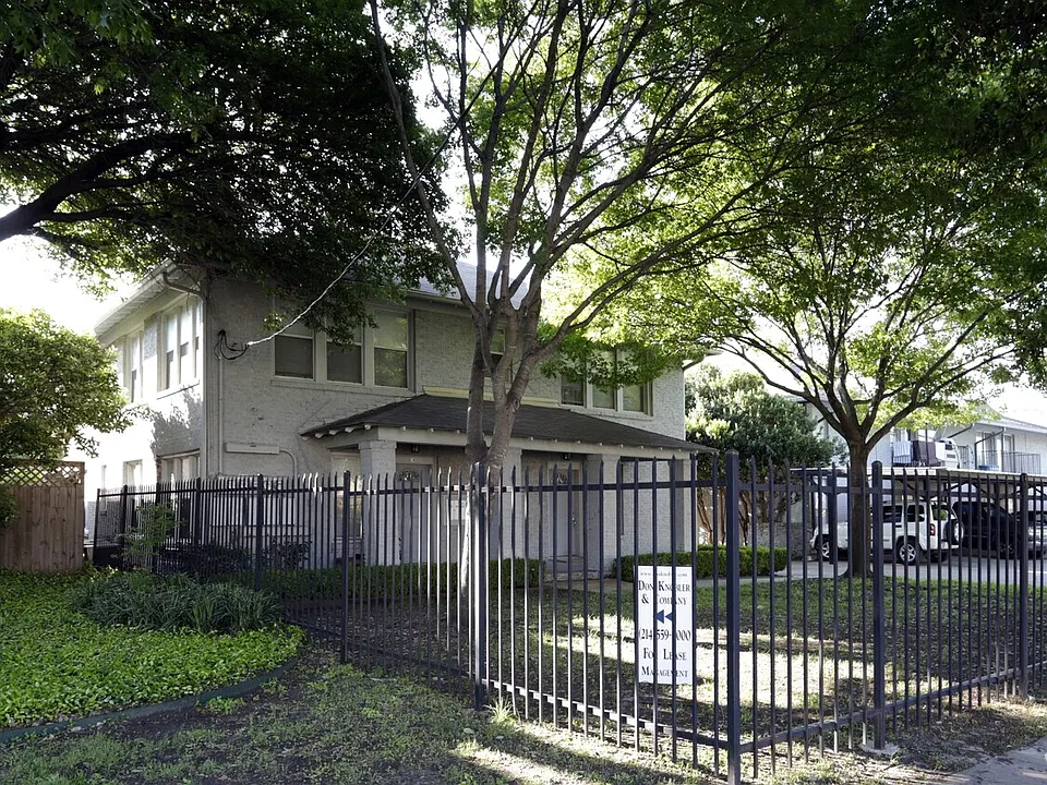 4220 Cole Ave #106
