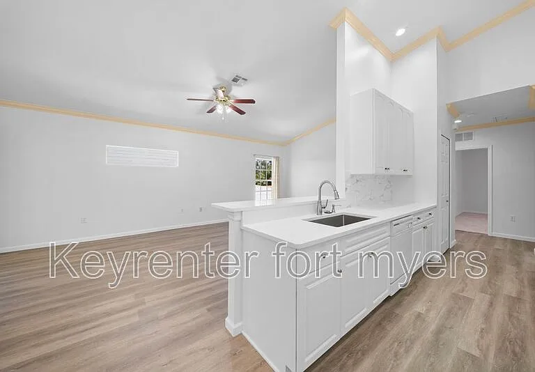 5370 Park Rd #4 — Photo 10