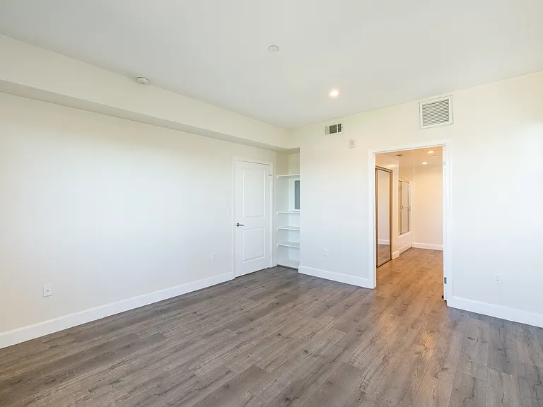 7118 Amigo Ave #405 — Photo 18