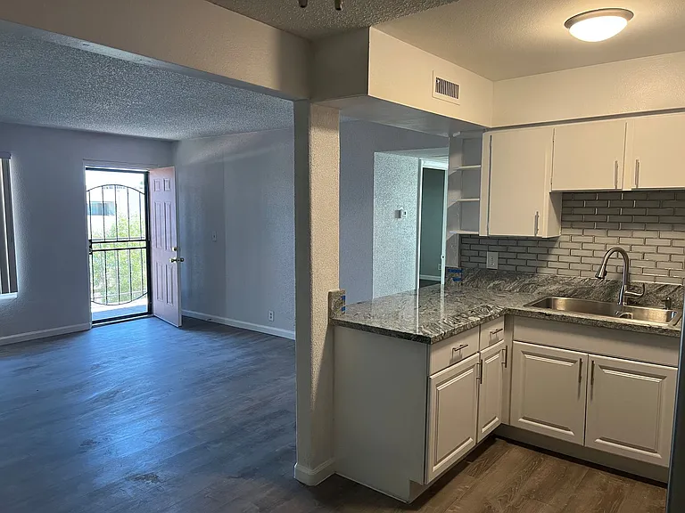 625 S Royal Crest Cir #24 — Photo 5